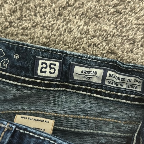 Horse shoe pocket miss me size 25 dark wash boot cut - Picture 2 of 5